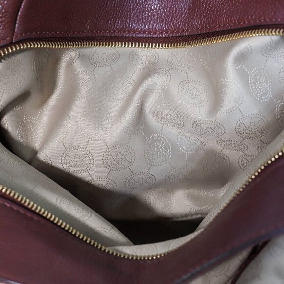 Michael Kors triple compartment deep burgundy leather multi-pocket/zip purse - Picture 9 of 16